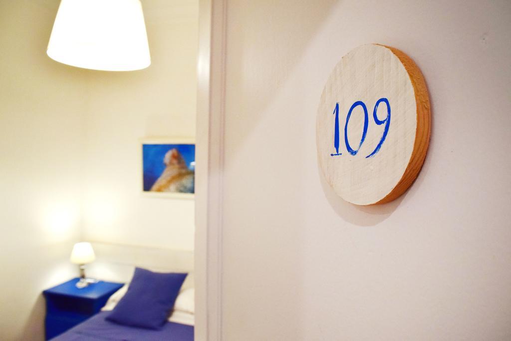 Allotjament i esmorzar Blue 2*