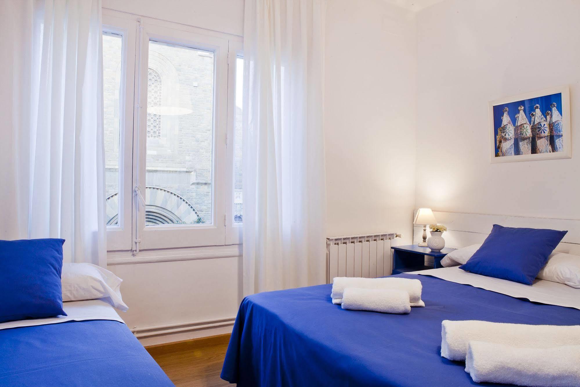 Allotjament i esmorzar Blue 2*
